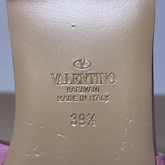 AUTHENTIC Valentino Garavani Rockstud Quilted Slide Sandals—Pink - Picture 5 of 7